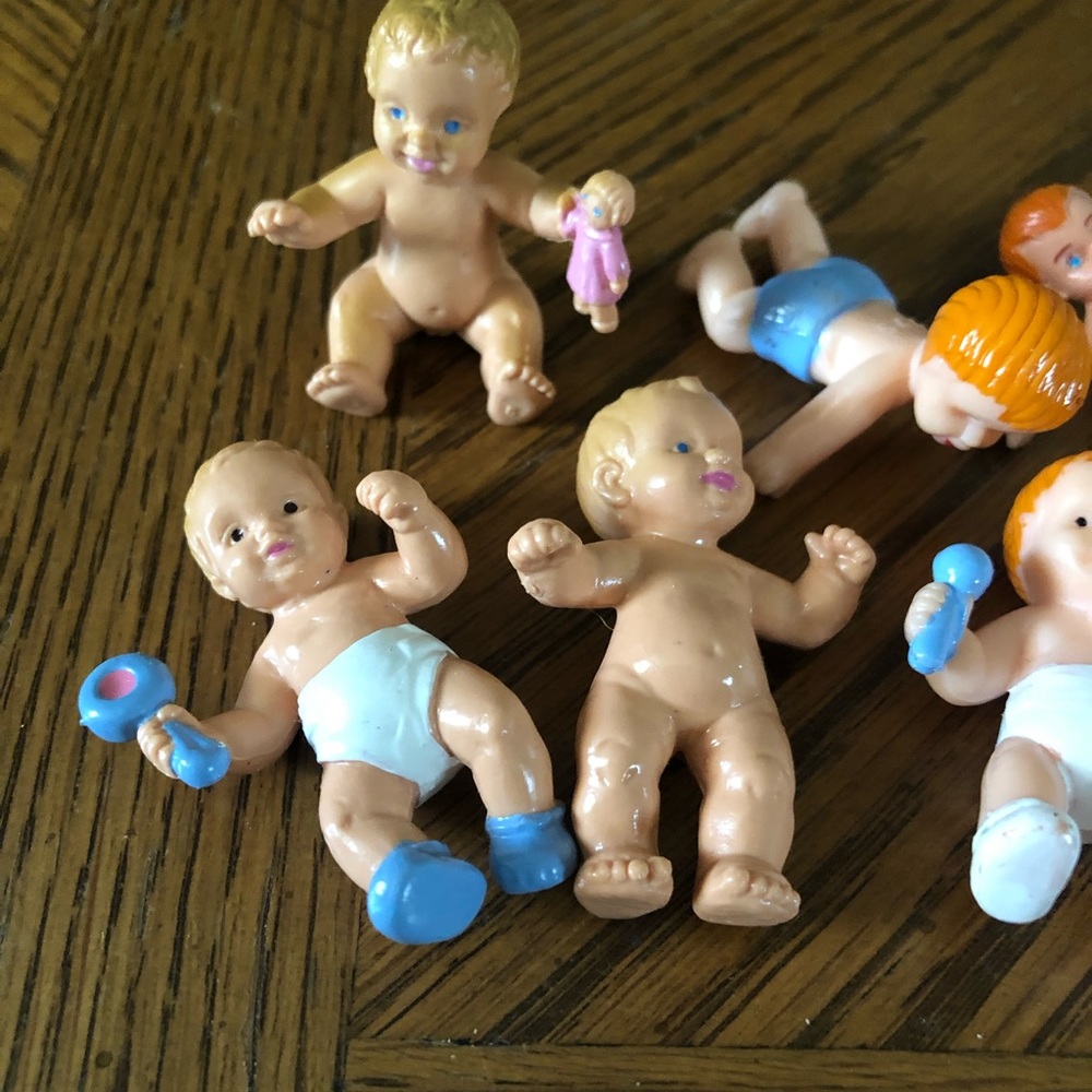 Assorted Dollhouse Babies - Picture 3 of 6